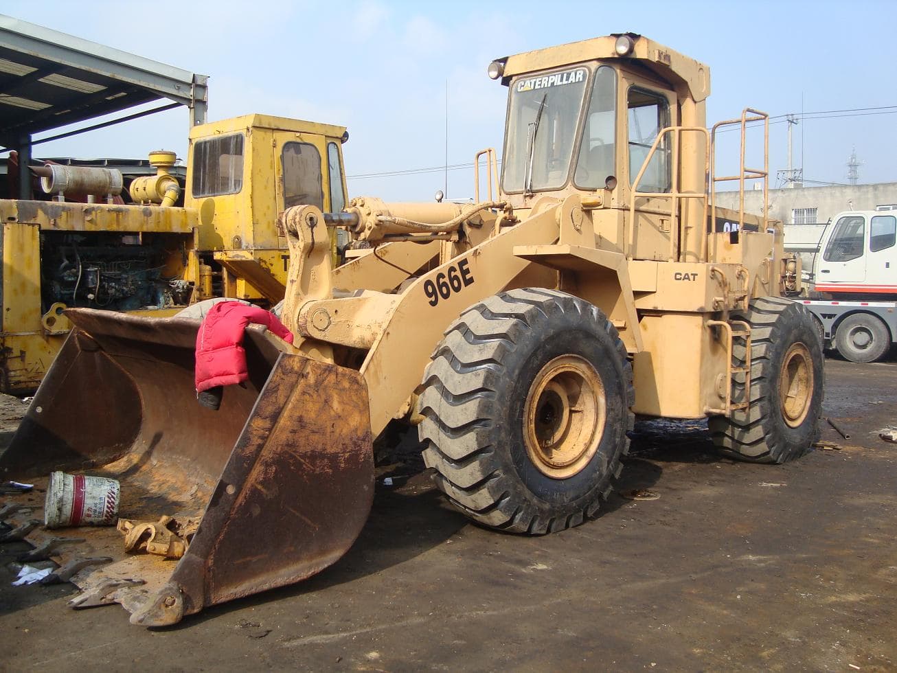 used cat loader 966E good condition
